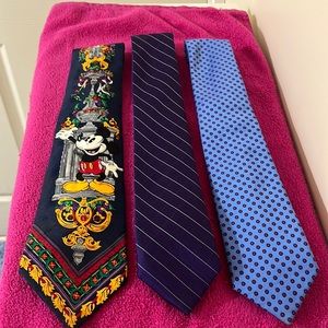 🕺🏽3 assorted neck ties in perfect condition🕺🏽
